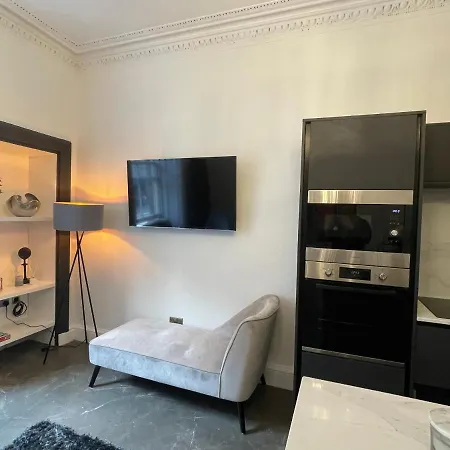 2Bedroom Apartment By The Castle Edimburgo Exterior foto